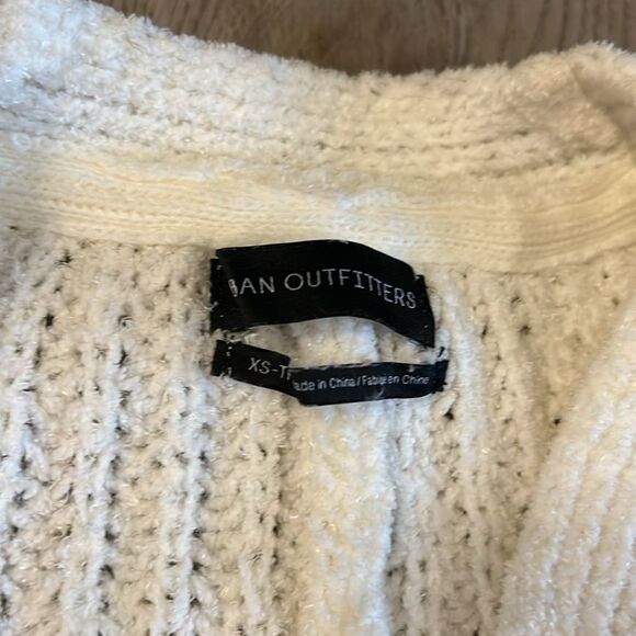 URBAN OUTFITTERS CREAM KNIT CROPPED ASHLYN BATWING CARDIGAN SIZE XS - Picture 6 of 7